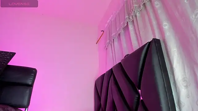 Snapshot of stephany_doll_ chatting on October 31, 11:33 am stephany doll online show from October 31, 11:33 am