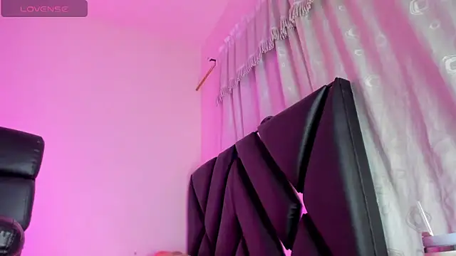 Snapshot of stephany_doll_ chatting on December 16, 3:55 am stephany doll online show from December 16, 3:55 am