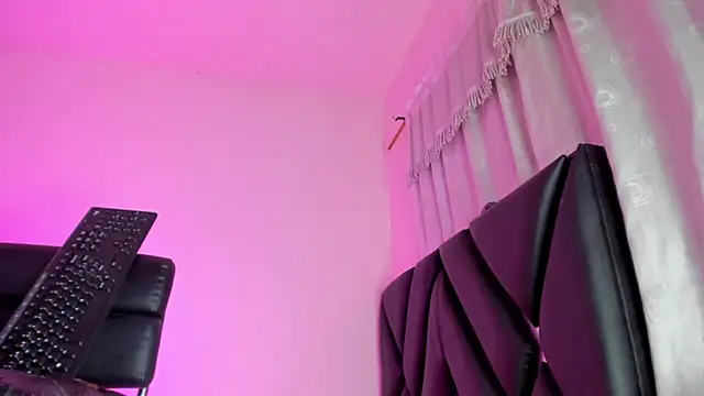 stephany doll  online show from May 14, 9:43 pm