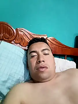 Snapshot of Diego_leon27 chatting on December 28, 1:06 pm Diego leon27 online show from December 28, 1:06 pm