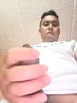 Snapshot of Diego_leon27 chatting on January 12, 2:45 am Diego leon27 online show from January 12, 2:45 am