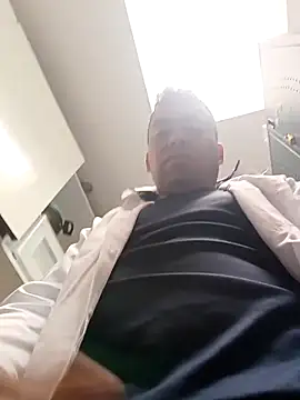 Snapshot of Diego_leon27 chatting on November 27, 6:43 pm Diego leon27 online show from November 27, 6:43 pm