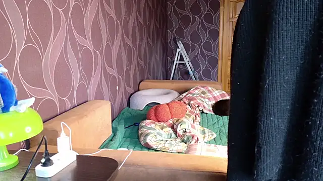 MiriamOr online show from April 26, 8:12 am