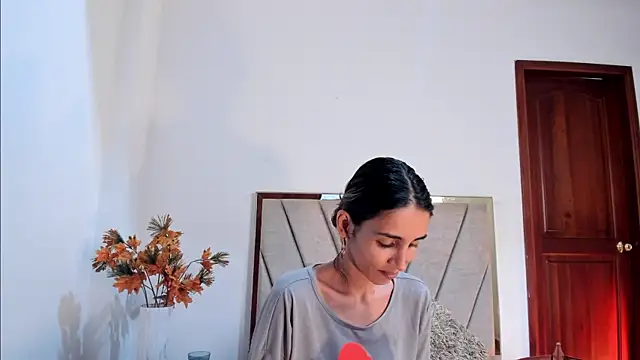 Nina Cavaali online show from March 4, 6:18 pm