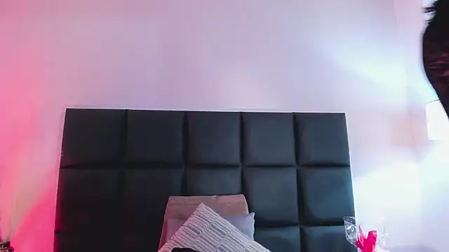 Nina Cavaali online show from September 24, 8:01 pm