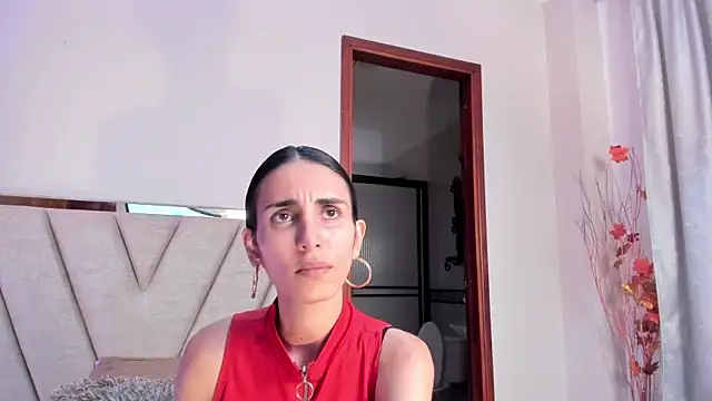 Nina Cavaali online show from November 10, 5:56 pm