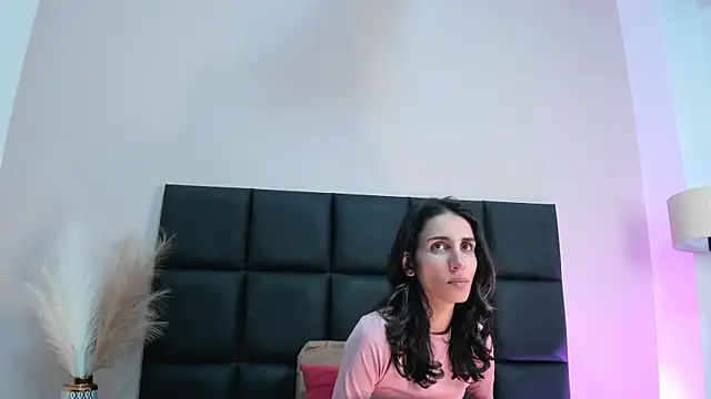 Nina Cavaali online show from November 12, 6:08 pm