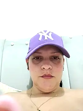 Mia Hampton online show from April 11, 10:03 pm