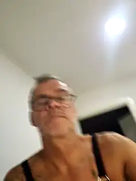 DarrenSullivanSlut online show from February 3, 7:18 am