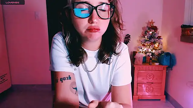 Cosmo Riri online show from January 17, 10:53 am