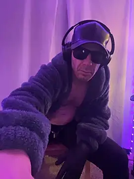 Snapshot of Randolphlancaster chatting on February 9, 9:47 am Randolphlancaster online show from February 9, 9:47 am