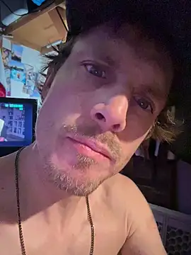 Snapshot of KBONE36 chatting on December 19, 9:05 am KBONE36 online show from December 19, 9:05 am