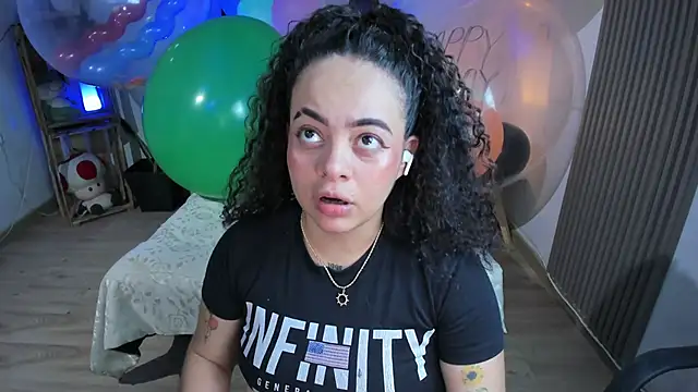 Cuttiealice online show from January 23, 3:32 pm