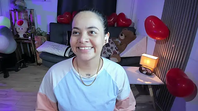 Cuttiealice online show from February 20, 11:10 pm