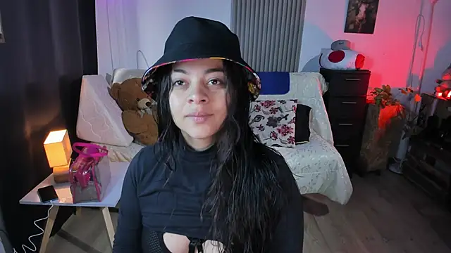 Cuttiealice online show from February 24, 2:37 pm