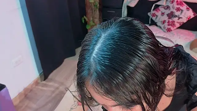 Cuttiealice online show from September 21, 1:13 pm