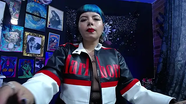 Snapshot of Yourmadame_P chatting on February 6, 6:46 pm Yourmadame P online show from February 6, 6:46 pm