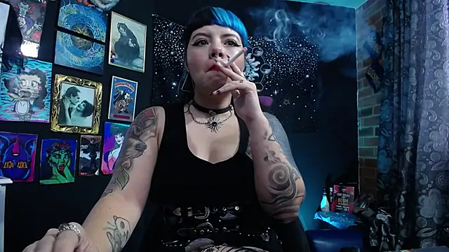 Snapshot of Yourmadame_P chatting on February 7, 5:07 pm Yourmadame P online show from February 7, 5:07 pm