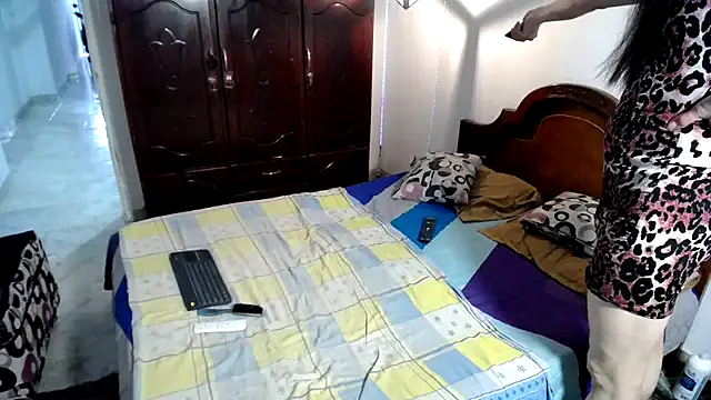 Snapshot of ivonne__hott1 chatting on March 1, 8:42 pm ivonne hott1 online show from March 1, 8:42 pm