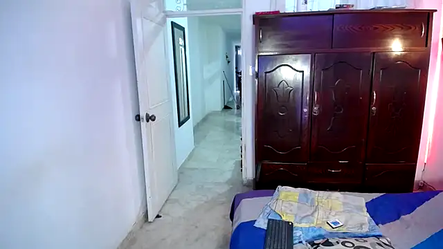 Snapshot of ivonne__hott1 chatting on March 7, 9:06 pm ivonne hott1 online show from March 7, 9:06 pm