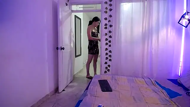 Snapshot of ivonne__hott1 chatting on September 28, 6:02 pm ivonne hott1 online show from September 28, 6:02 pm