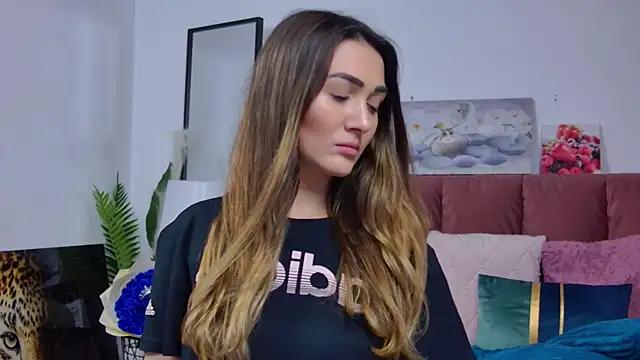 NicolLopeze online show from March 3, 4:14 pm