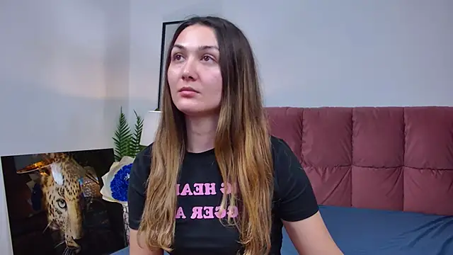 NicolLopeze online show from March 5, 7:05 am