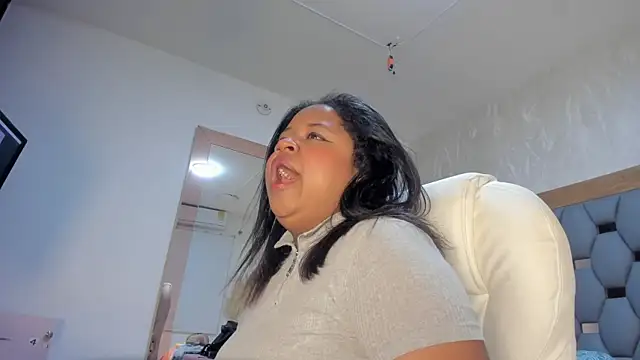 sophia reyes online show from January 8, 11:43 am