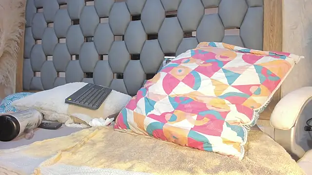 sophia reyes online show from January 11, 2:36 pm