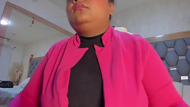 sophia reyes online show from January 17, 12:21 pm