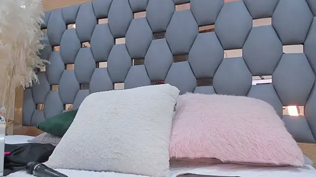 sophia reyes online show from February 14, 2:54 pm