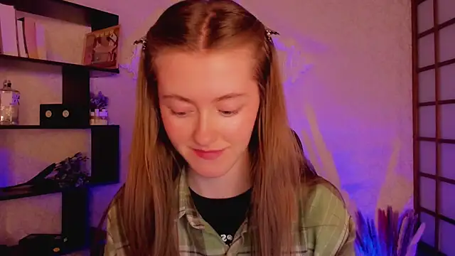 Snapshot of KateCuddle chatting on January 28, 5:43 am KateCuddle online show from January 28, 5:43 am