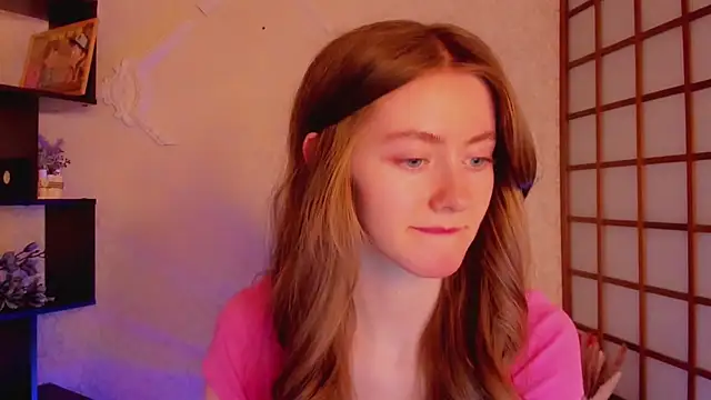 Snapshot of KateCuddle chatting on March 5, 5:18 am KateCuddle online show from March 5, 5:18 am