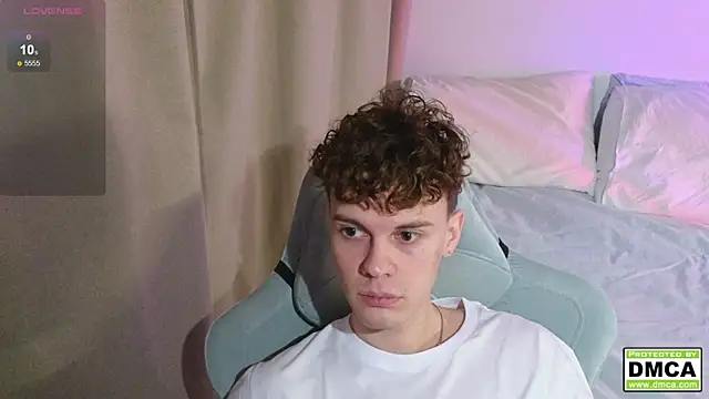 cute thomas online show from December 17, 3:51 pm