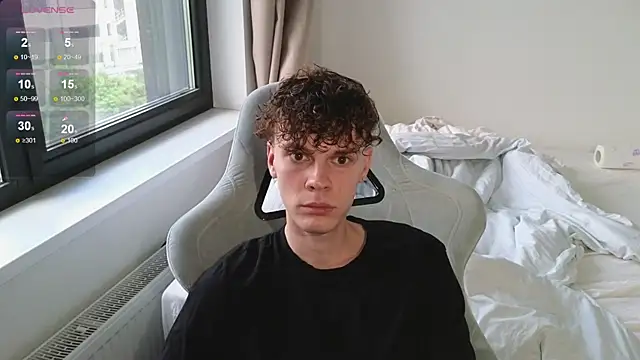 Snapshot of cute_thomas chatting on May 27, 5:32 pm cute thomas online show from May 27, 5:32 pm