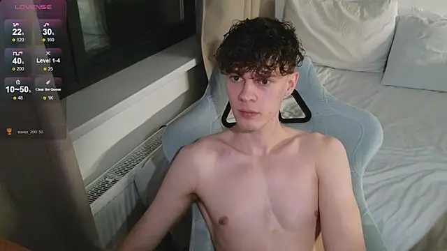 Snapshot of cute_thomas chatting on June 2, 7:49 pm cute thomas online show from June 2, 7:49 pm