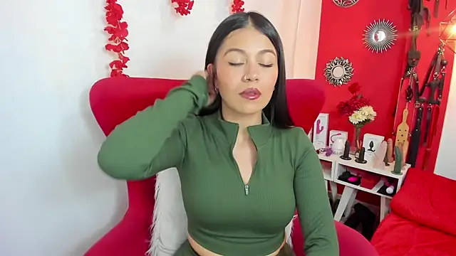 julieta evans  online show from February 25, 7:36 pm