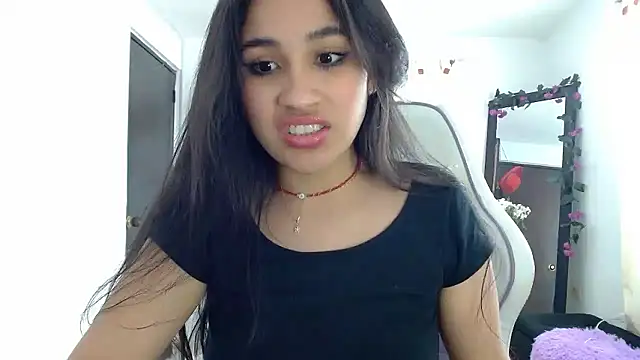 Snapshot of InocentHeaven1 chatting on December 3, 3:55 pm InocentHeaven1 online show from December 3, 3:55 pm