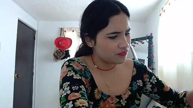 Snapshot of InocentHeaven1 chatting on December 12, 12:33 pm InocentHeaven1 online show from December 12, 12:33 pm