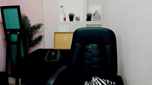 Persephoni online show from January 27, 5:25 am