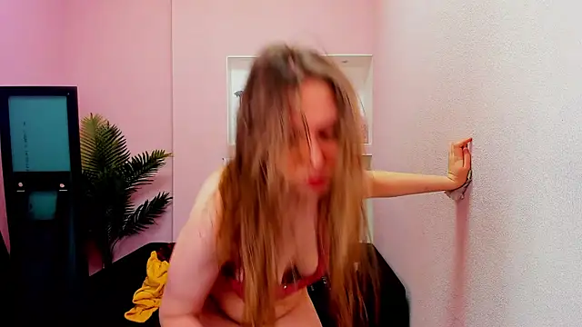 Persephoni online show from March 17, 6:42 pm