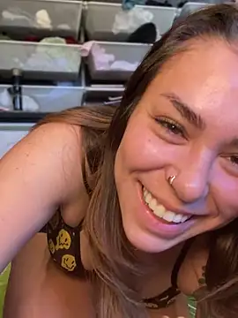 Snapshot of LeaGambit__ chatting on December 12, 9:48 pm LeaGambit online show from December 12, 9:48 pm