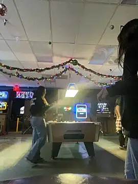 Snapshot of LeaGambit__ chatting on December 20, 6:08 am LeaGambit online show from December 20, 6:08 am