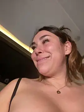 Snapshot of LeaGambit__ chatting on February 4, 4:26 am LeaGambit online show from February 4, 4:26 am