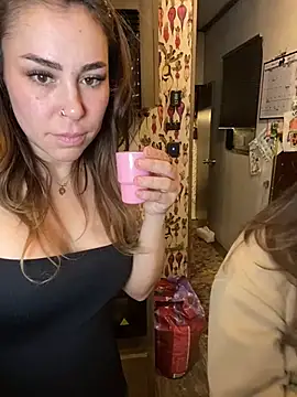 Snapshot of LeaGambit__ chatting on February 6, 6:18 am LeaGambit online show from February 6, 6:18 am