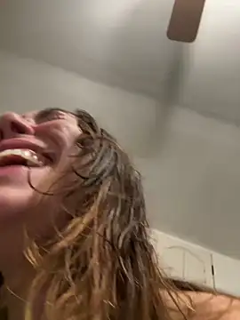 Snapshot of LeaGambit__ chatting on February 17, 1:32 pm LeaGambit online show from February 17, 1:32 pm