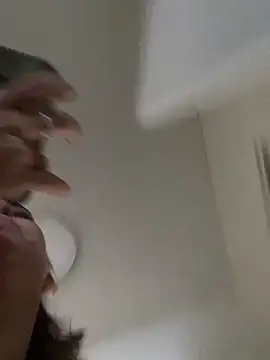 Snapshot of LeaGambit__ chatting on September 24, 4:43 pm LeaGambit online show from September 24, 4:43 pm