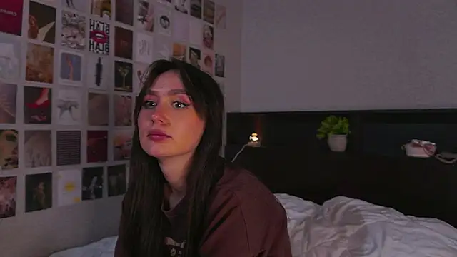 itssophiie online show from September 12, 5:46 pm