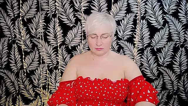 Olivia playful online show from April 18, 10:30 am