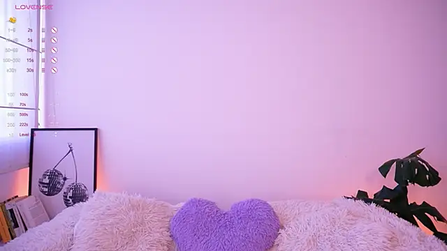 Snapshot of annie24_evans chatting on January 23, 10:01 pm annie24 evans online show from January 23, 10:01 pm